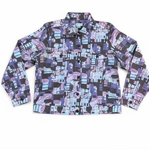 ⭐️3/$12⭐️ Abstract Patterned Shirt